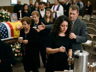 La pusieron a servir café en el velorio de su propio padre… sin saber que la llave de toda la fortuna estaba en su bolso