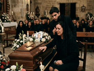 La primera vez que Mariana sintió que había parido a un extraño fue cuando su propio hijo la señaló junto al ataúd de su esposo y le dijo, delante de todos, que ya no tenía derecho a llamarse parte de esa familia.