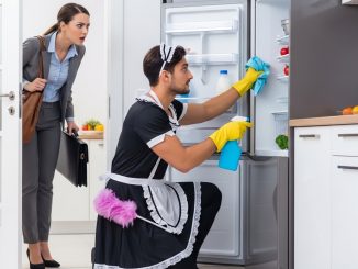 “No estoy desempleado, estoy en transición”, decía mi novio… mientras vaciaba el refrigerador que yo llenaba para mi hijo.